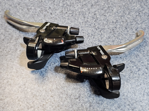 NOS Shimano Deore LX ST-M567 3x8 Trigger Shift Brake Lever Combo Set Vintage 90s