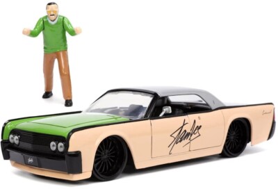 JADA TOYS - LINCOLN Cotinental 1963 mit Stan LEE Figur - 1/24 - JAD32778