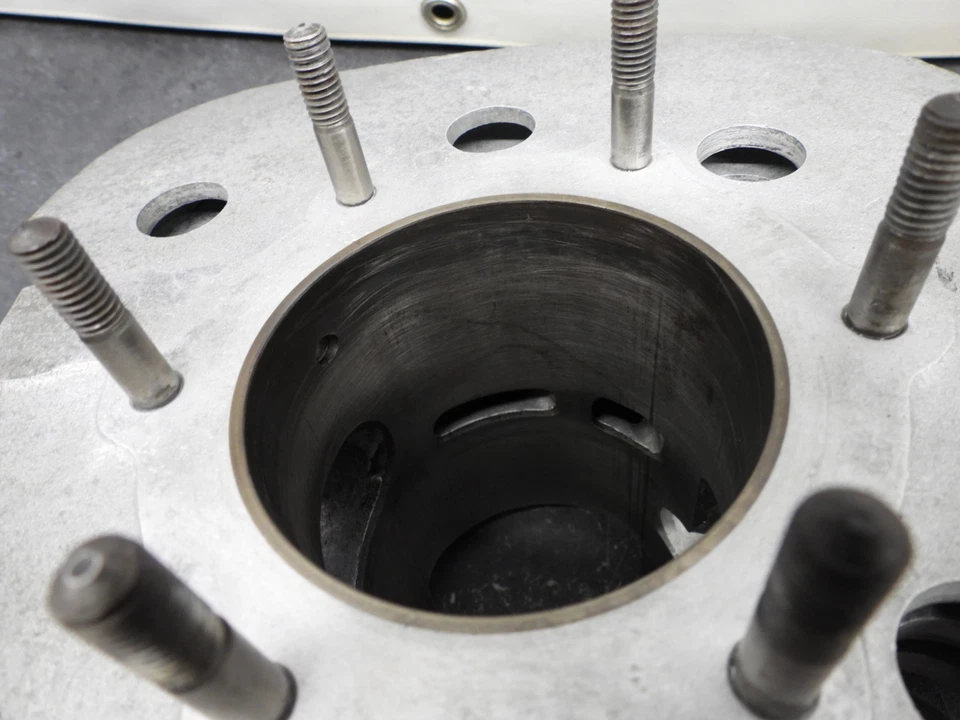 1974 Yamaha DT 360 DT360 Enduro Cylinder Barrel & Piston   2926 - Image 3 of 4