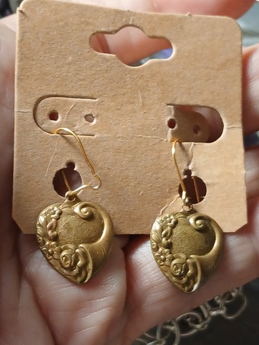 Pendientes colgantes de alambre de riñón corazones victorianos de latón antiguos de colección - Imagen 3 de 8