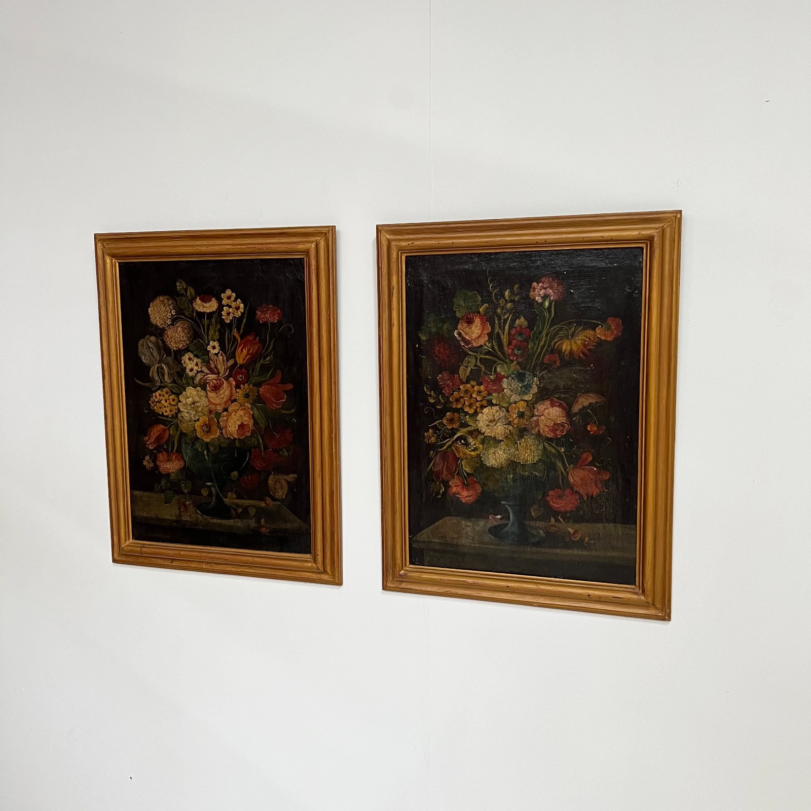 Painting, oil on canvas, pair of large still lifes flowers 18th century