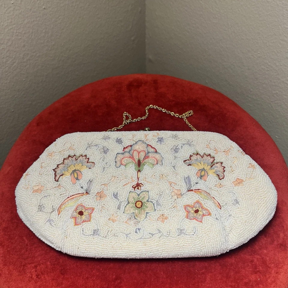 Cartera clutch vintage de noche flora bordada con cuentas y pandereta hecha en Francia Foto 2 de 4
