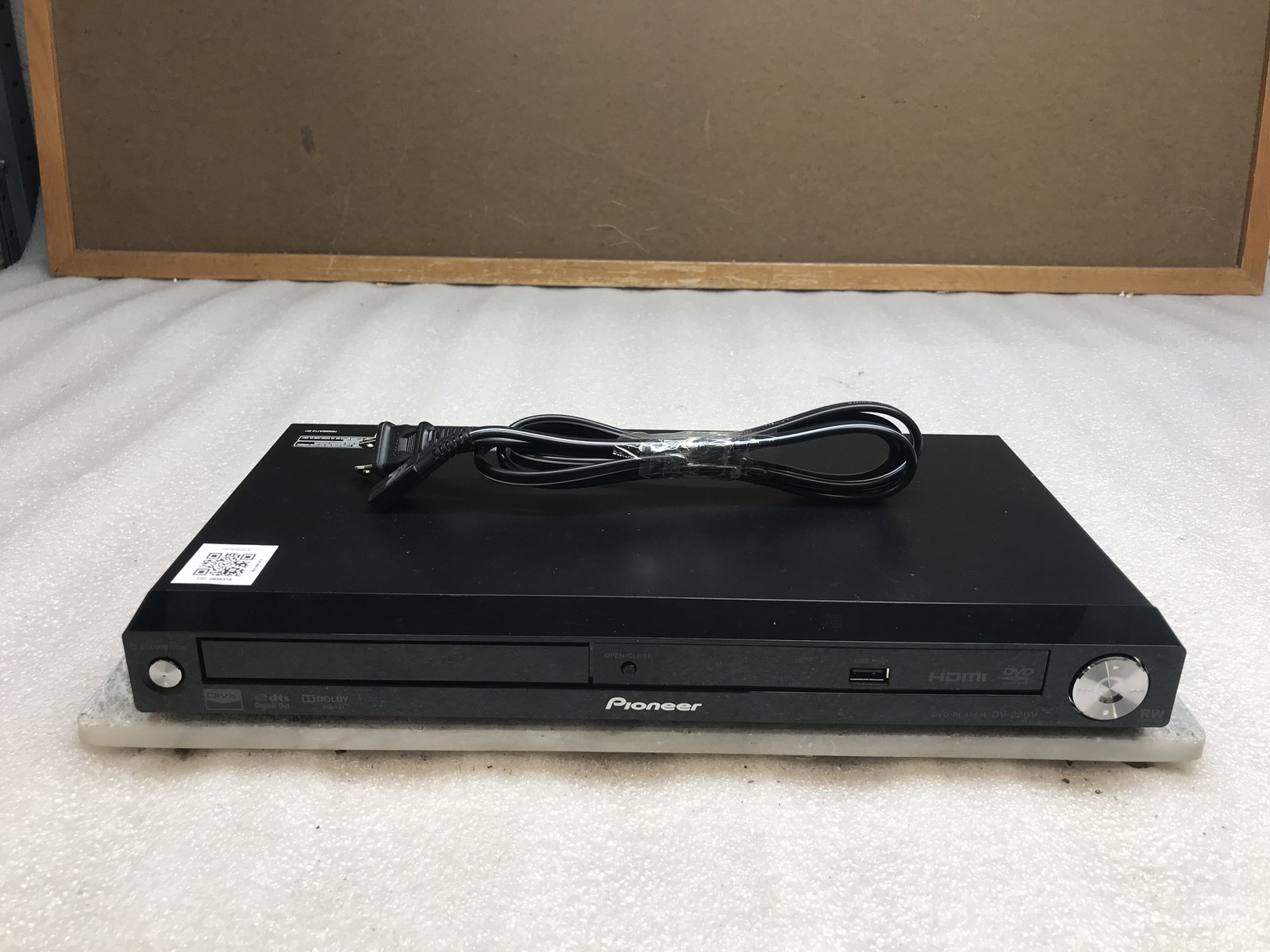 Pioneer DV-220V DVD Player Black Dolby Digital DV-220V-K - No Remote