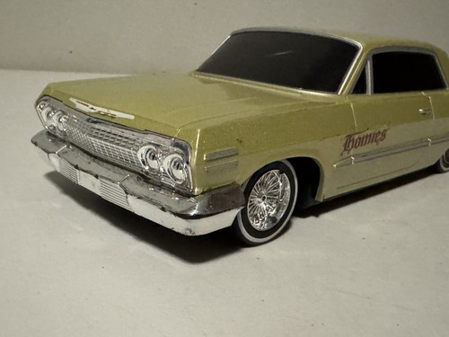 Lindberg Homie Hoppers 1963 Gold Chevy Impala Lowrider RC Car No Remote Untested - Picture 8 of 13