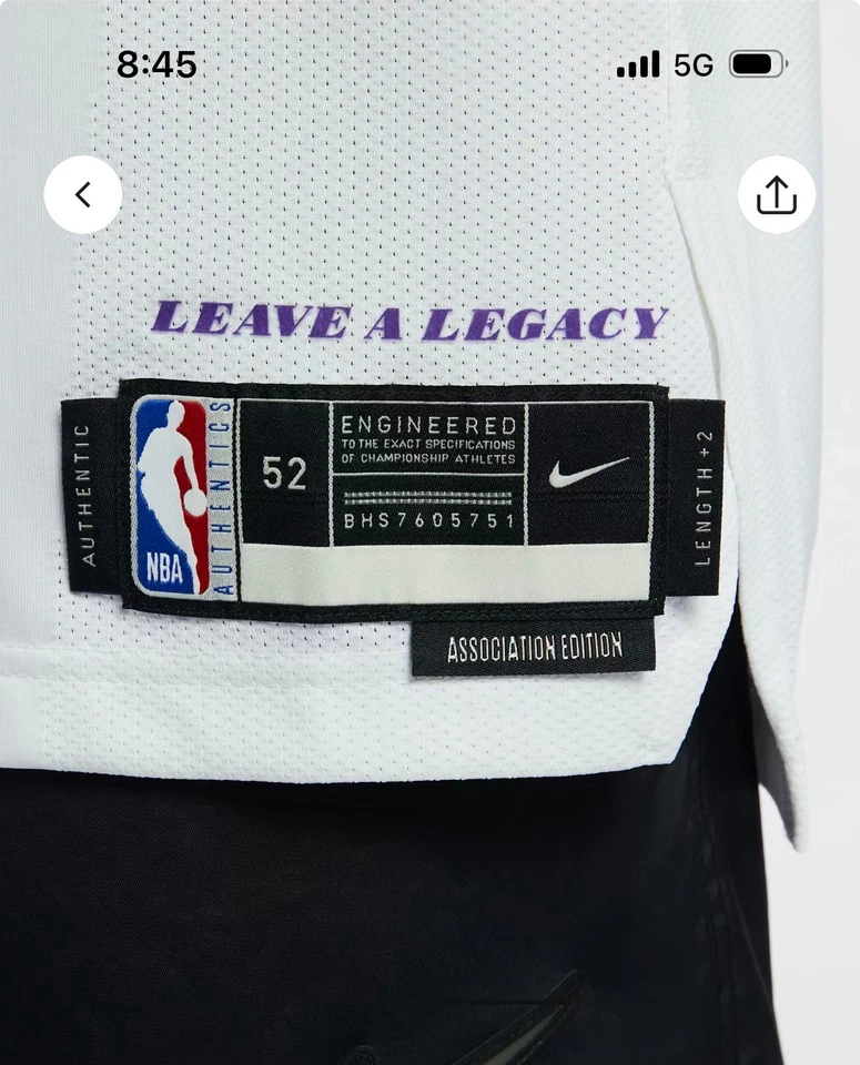 Футболка Nike Los Angeles Lakers Коби Брайанта No24 издание Association DM5911-101 - Изображение 4 из 4