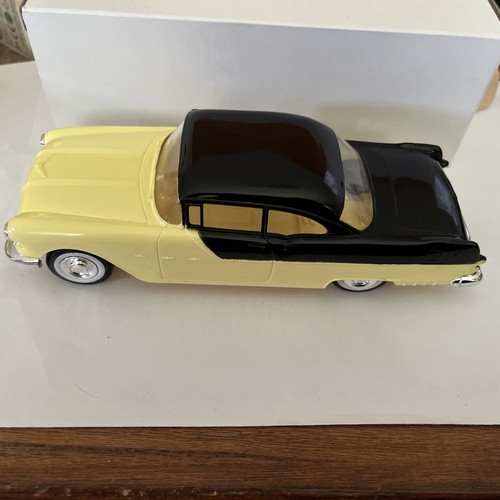 1955 Pontiac Star Chief Plastic Promo Model by Johan 1/25 Scale Yellow & Black - Picture 2 of 12