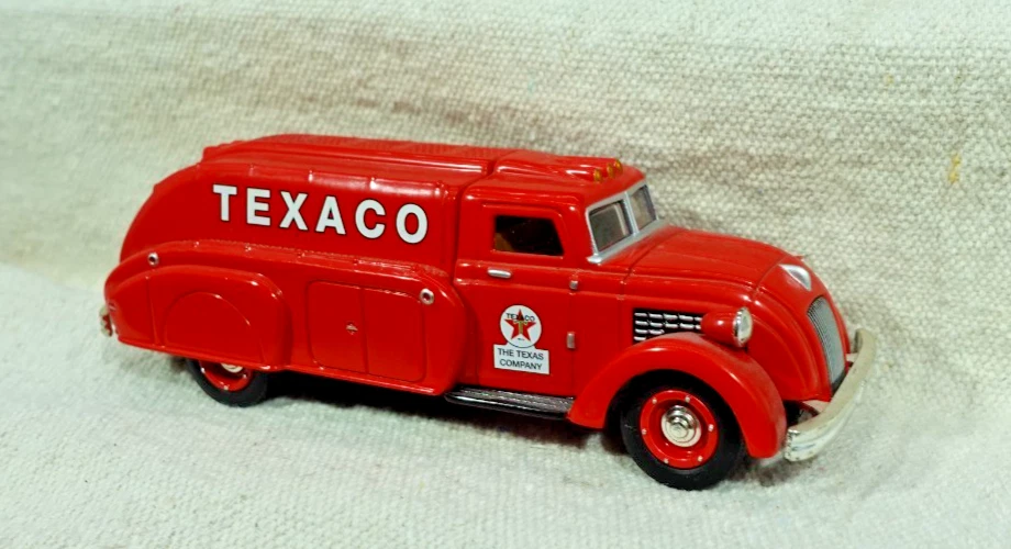 Modelos Matchbox de antaño Texaco 1937 Dodge Airflow Tanker 1/43 Foto 2 de 4
