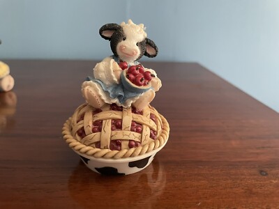 mary moo moos collectibles-  A Bright Cherry Hello  Trinket Holder- No Box