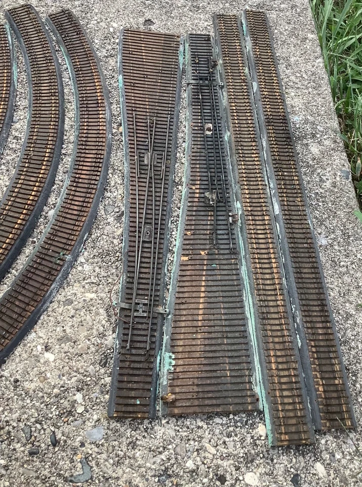 Genuine Tru Scale Roadbed Lot of 16 Pieces Vintage HO Scale Turnouts 16R 18R 50s - Image 3 of 4