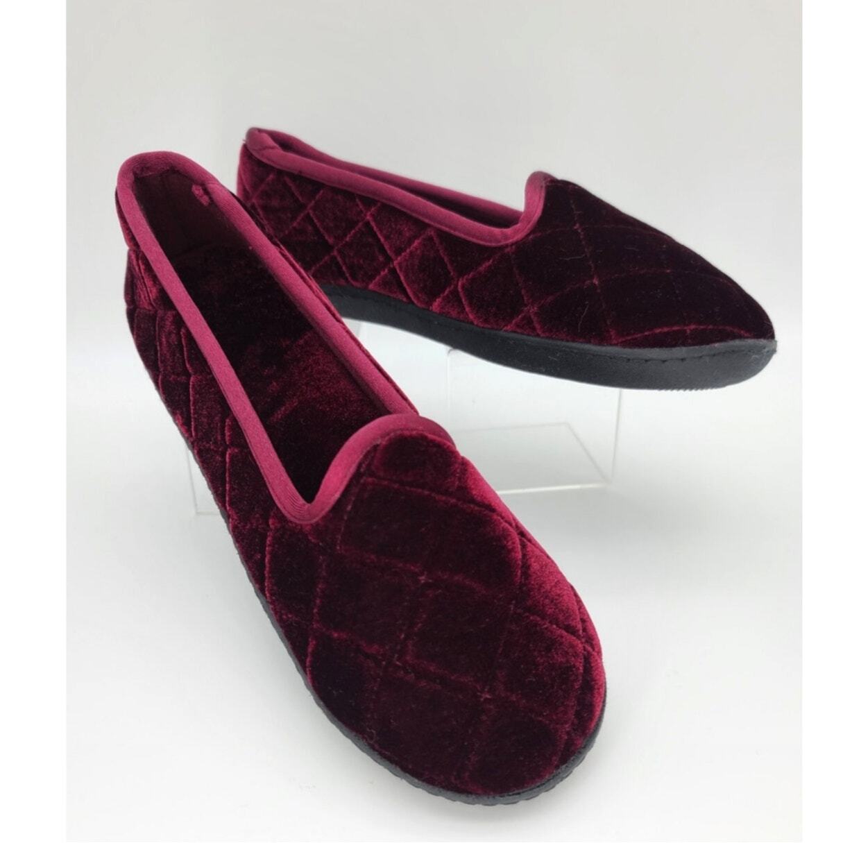 SAOLA Pantofole rosse nuove senza etichette Isotoner taglia 7 5 8 trapunta velluto suola segreta arco comfort