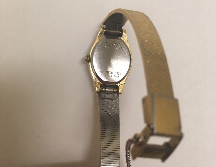 Bulova Watch Co P5 Quartz Women's Designer Gold Diamond