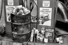 1940 TEXACO FIRE CHIEF PUMPS GAS STATION PHOTO OIL CANS AUTOMOBILIA FIREMAN HAT