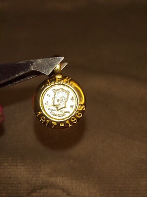 J.F.K. vintage charm - pendant
