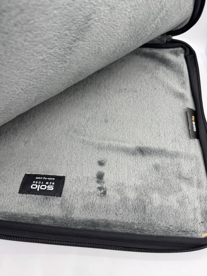 Funda acolchada Solo New York PRO Ultrabook Bond para portátil Macbook de 17,3" negra Foto 4 de 4