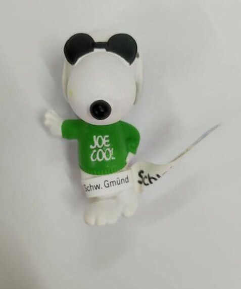SCHLEICH PEANUTS SNOOPY JOE COOL PERSONAGGIO 5 CM