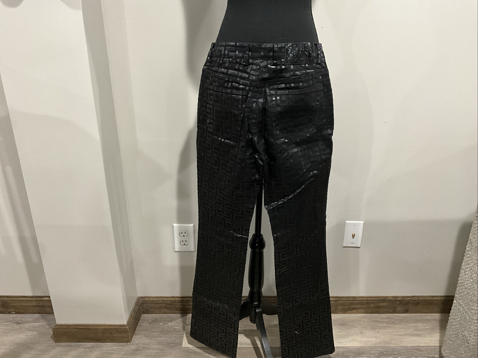 Picture 4 of 5