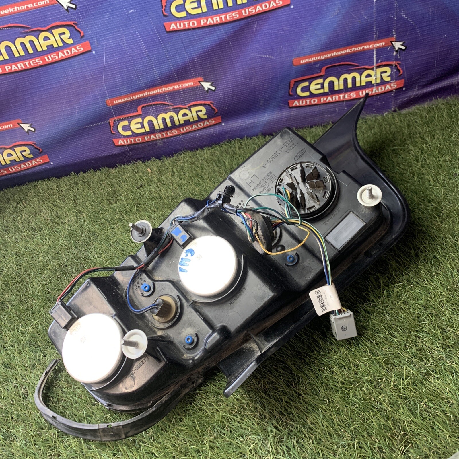 10 11 12 Ford Mustang LEFT DRIVER TAIL LIGHT LAMP OEM AR33 13B505 A LH