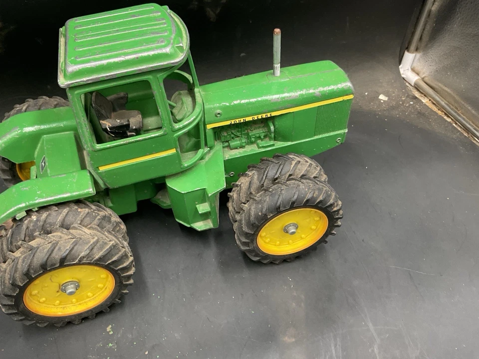 Modelo de tractor agrícola John Deere 4x4 1/16 - años 70 Foto 2 de 4