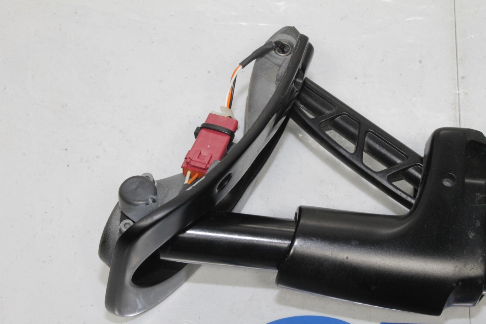 McLaren MP4-12C 2012-2014 Right Active wing P/N 11A4671CP