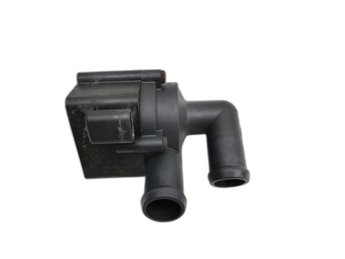 Umwelzpumpe AGR Heizung Pumpe für VW T5 7E 09-15 TDI 2,0 84KW 5N0965561