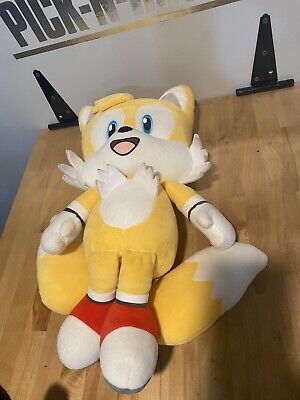 Sonic the Hedgehog Tails HugMe Shake Action Plush