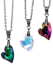 collana cuore laterale mezzo cristallo magenta verde blu bianco e catena acciaio