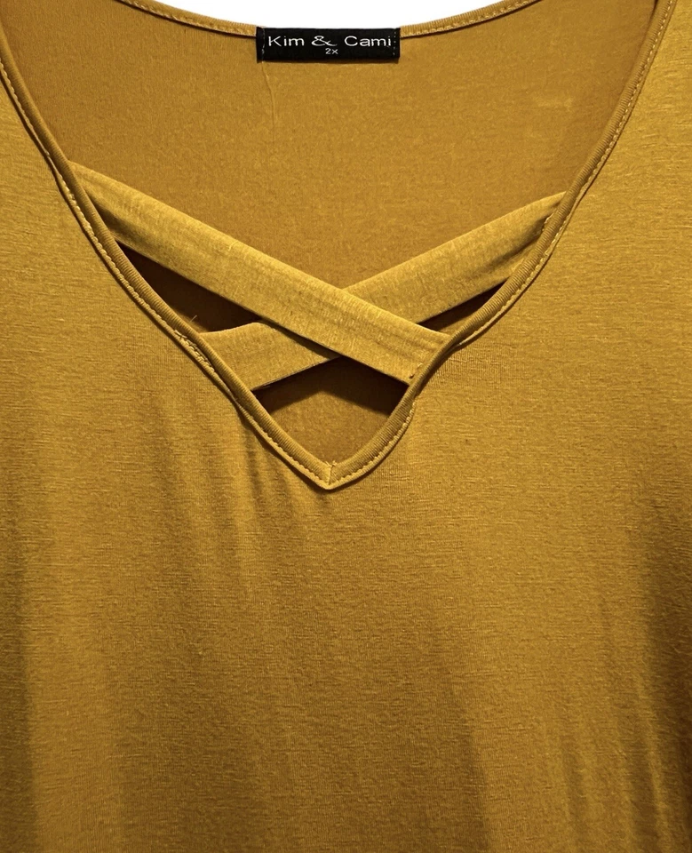 Kim & Cami 束腰上衣大码 2X 芥末黄色十字十字前 3/4 袖 — 第 3/4 张图片