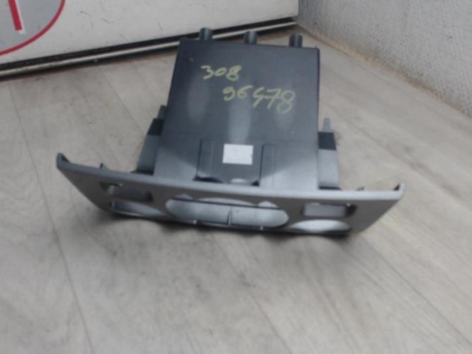 Console central (interieur plastique) PEUGEOT 308 1 PHASE 1 7589RX