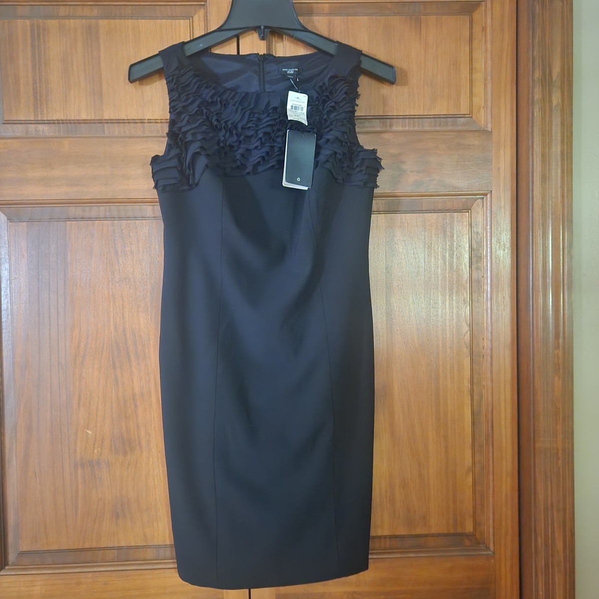 Ann Taylor Sleeveless Tailored Flutter Dress Fully Lined Size 4P