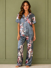 Women L Gray/Pink/White Floral Satin Collared Button Short Sleeve Pajama Set