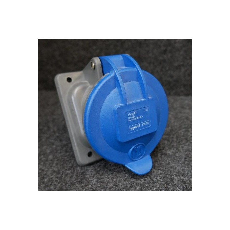 Prise fixe 63A Hypra IP44 étanche et résistante aux chocs