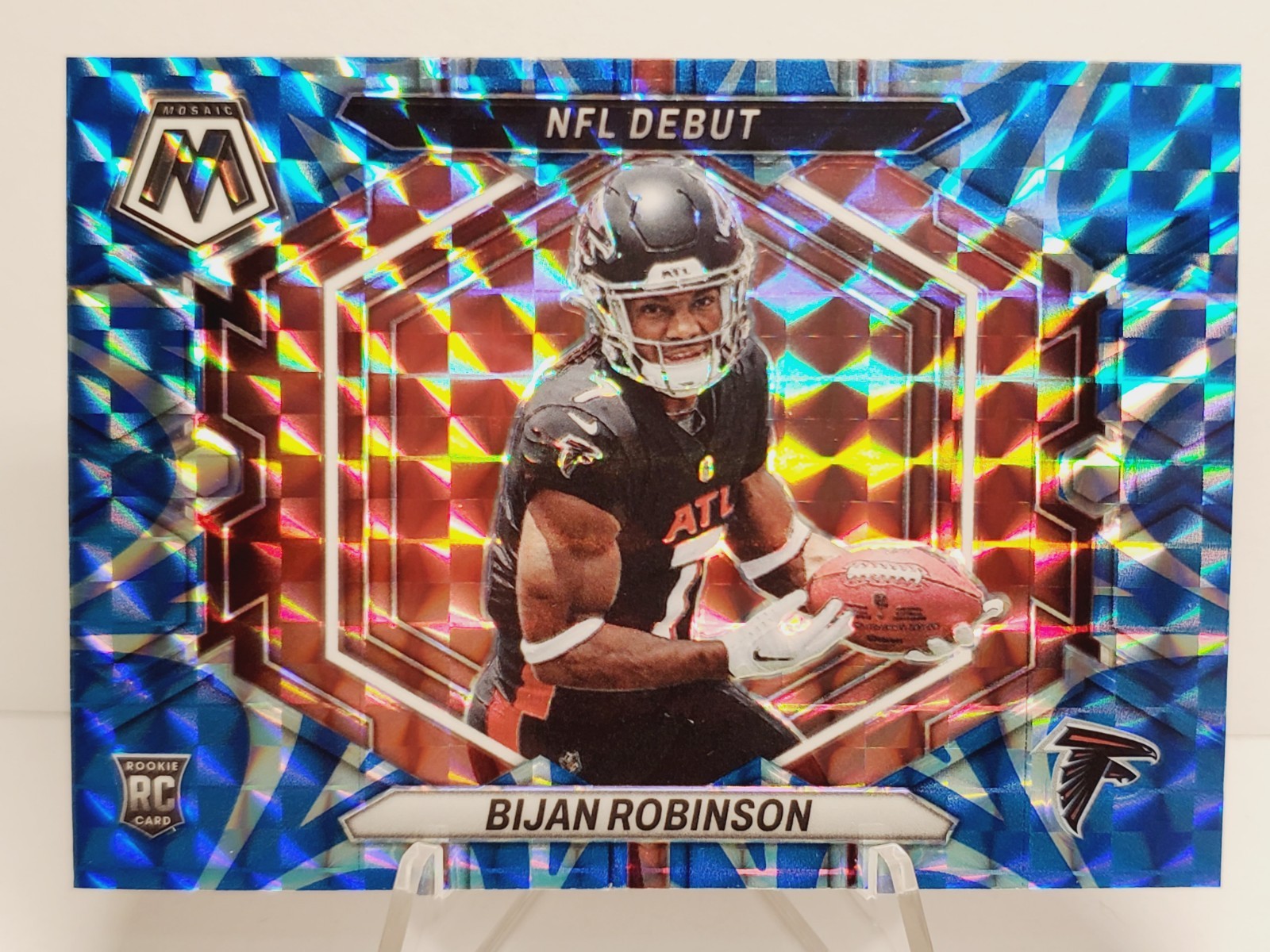 2023 Panini Mosaic - Rookies Bijan Robinson #284 Reactive Blue Mosaic Prizm (RC)