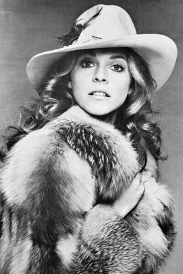 Lindsay Wagner wears fur coat & hat The Bionic Woman promo 4x6 inch real photo