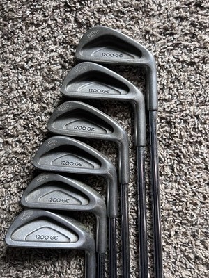 Wilson 1200-GE 4-PW Iron Set RH Regular Flex Steel Shafts Radius Sole