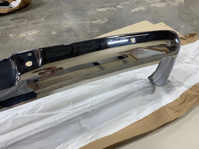 Chrysler New Yorker Wagon 1956 parachoques trasero hoja re-cromada Foto 4 de 4