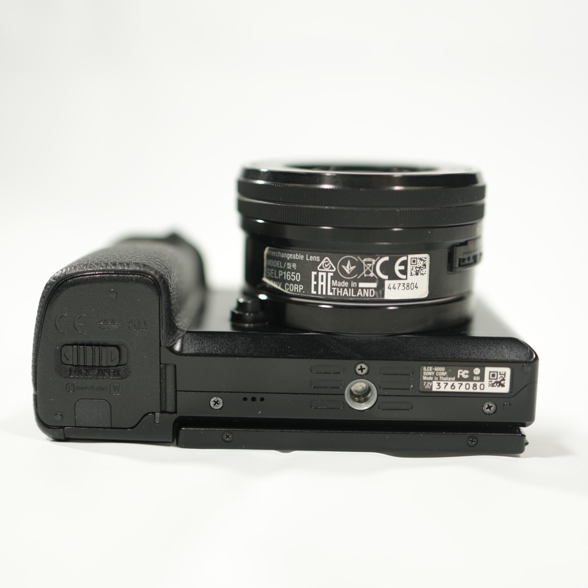 Sony Alpha α6000 Kit with E PZ 16-50mm & 55-210mm Sony Alpha α6000 Kit with E PZ 16-50mm & 55-210mm