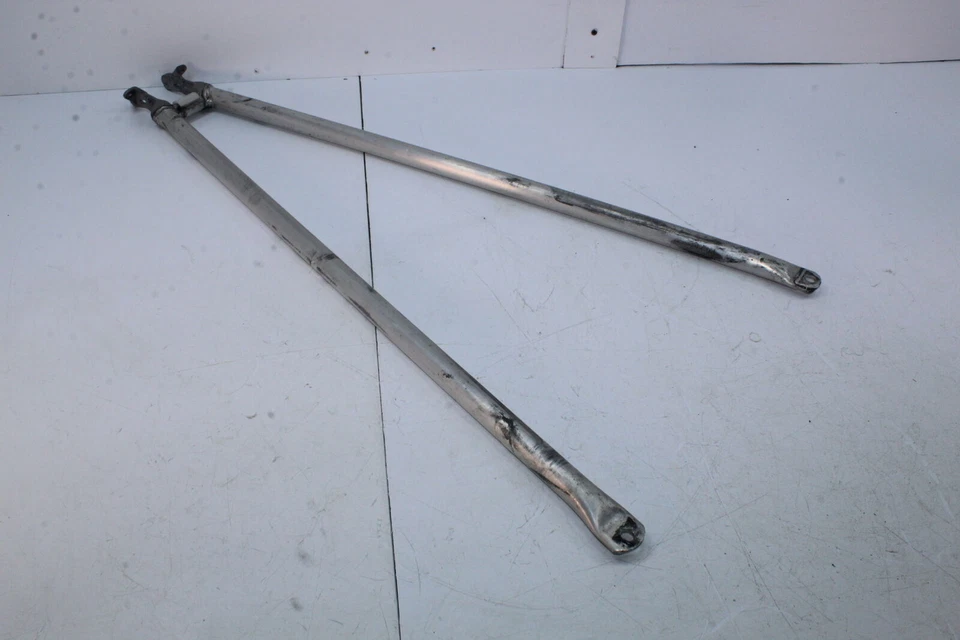 2010 Ski-doo Grand Touring 1200 Se 4 Tec Frame Chasi Support rear member - Image 2 of 4