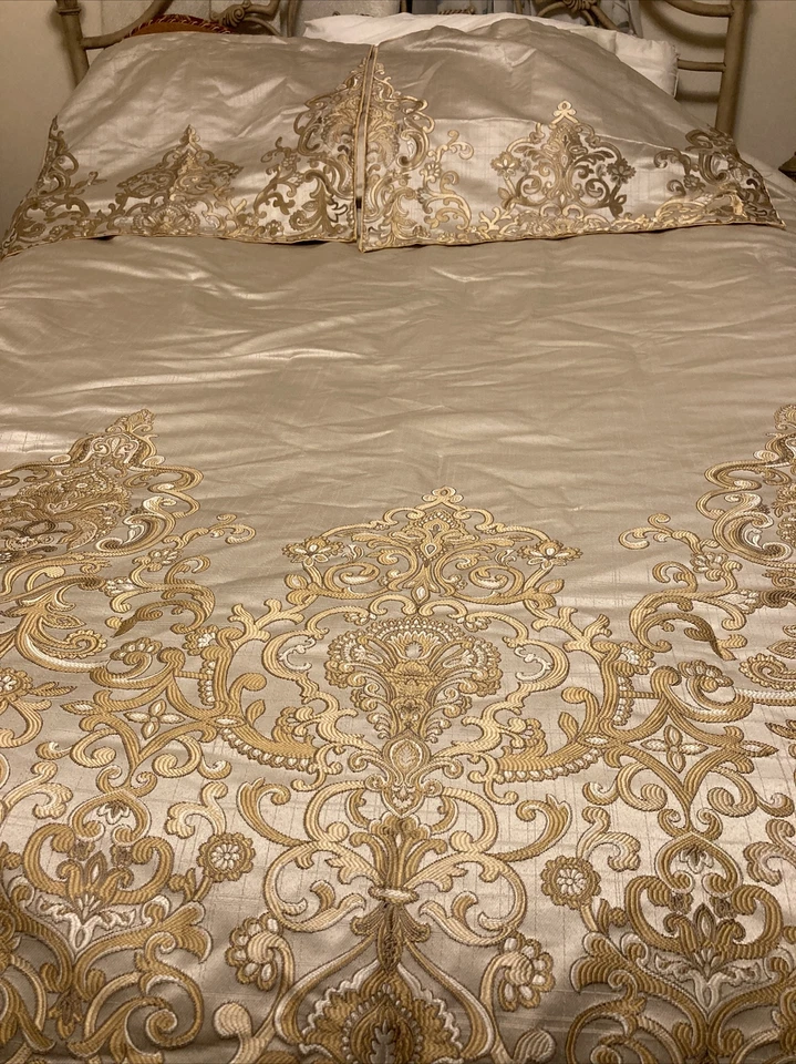3 PCs Bombay Queen Comforter Set 2 Shams - Image 2 of 4