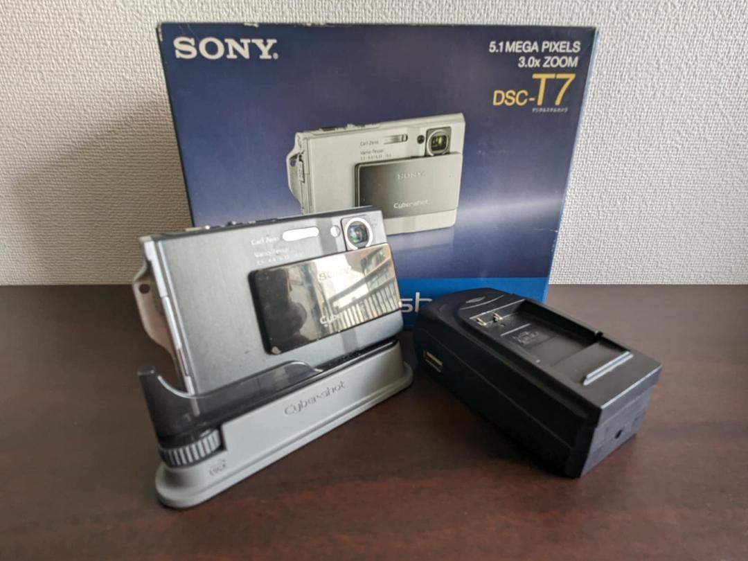 Sony DSC-T7 Cyber-shot Digital Camera with Carl Zeiss Lens - Used