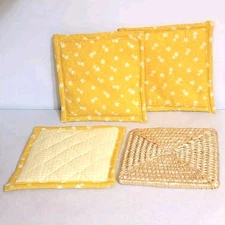 Potholders Set of 4 Quilted White & Yellow Poppy Poppies New 