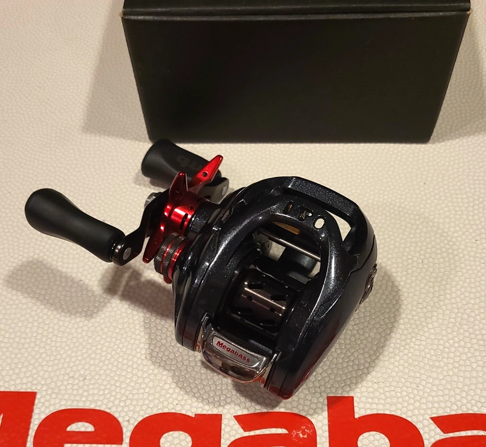 WOW! Megabass RHODIUM 81 Baitcasting Reel  Left Hand  EX+ Condition - Image 3 of 4