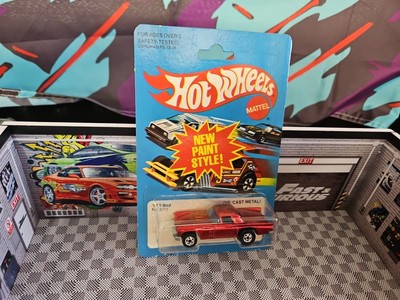 RARE VINTAGE BLACKWALLS HOT WHEELS 1981 '57 T-BIRD METAL FLAKE RED DIECAST VGC+