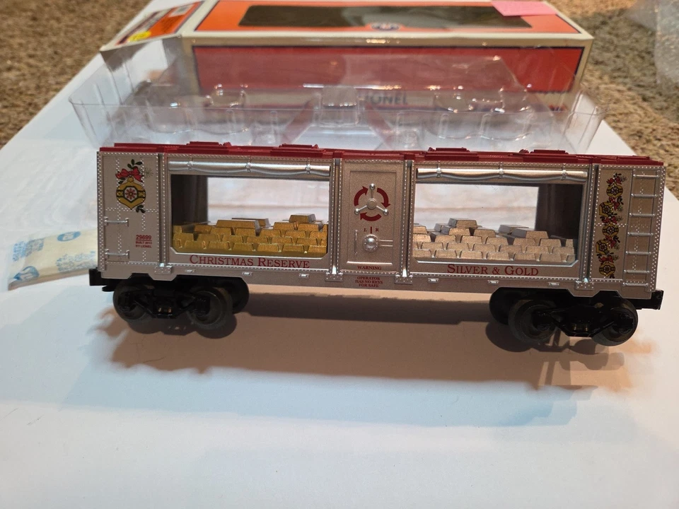 Lionel Silver & Gold Christmas Mint Car 6-29699   NEW in Box 2013 #8,9 - Image 2 of 4