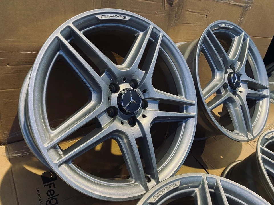 AMG Felgen 8 + 8,5 x 18 Mercedes W204 C207 C209 R171 CLK SLK A2044014102 / 4202