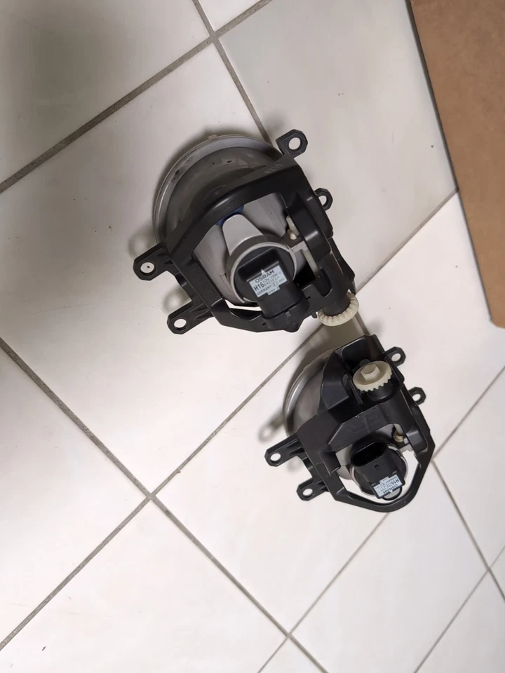 Par de luces antiniebla izquierda+derecha Toyota 4Runner 2014-2020 OEM Foto 4 de 4