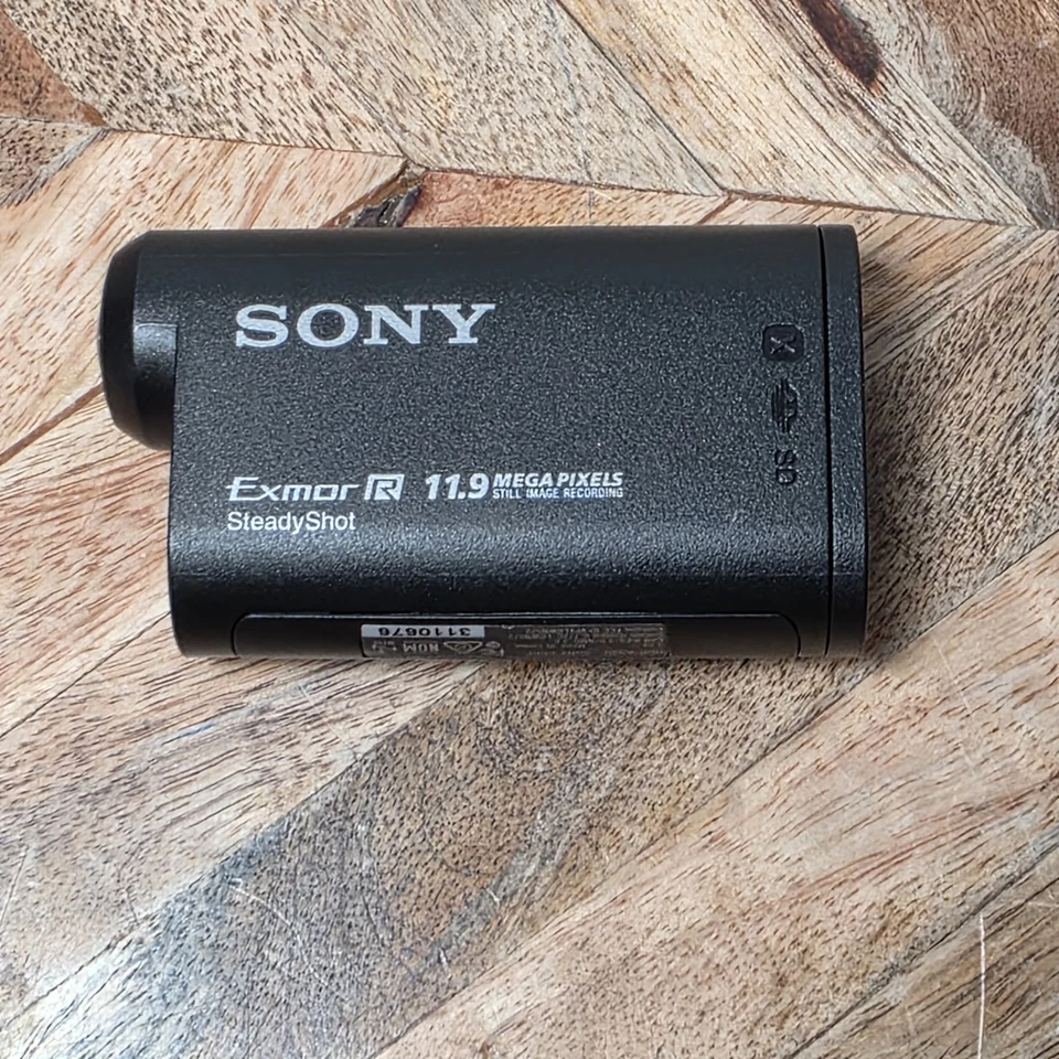 Sony HDR-AS20 11.9 Mega Pixel Exmor SteadyShot Full 1080 P w/ Water Proof Case - Image 3 of 4