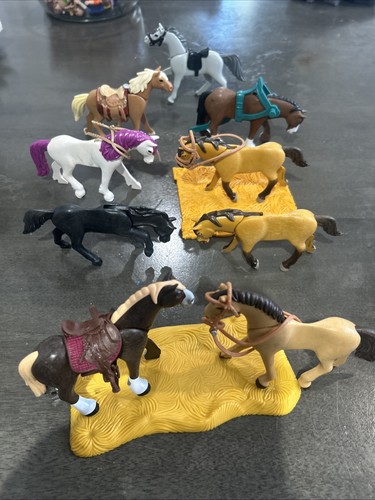 Playmobil 2018 Dwa LLC Collectible Figure Set Off 9 Pieces