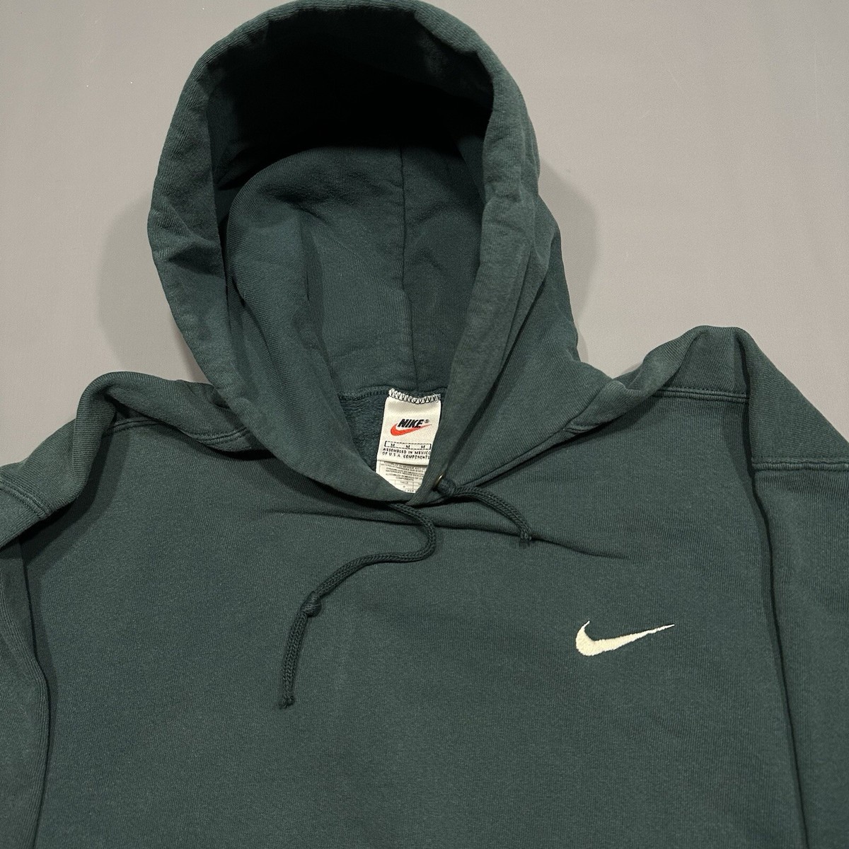 トップス vintage NIKE 90s foodie cu Vintage 90's Nike White Tag Green Hoodie Swoosh Mens M