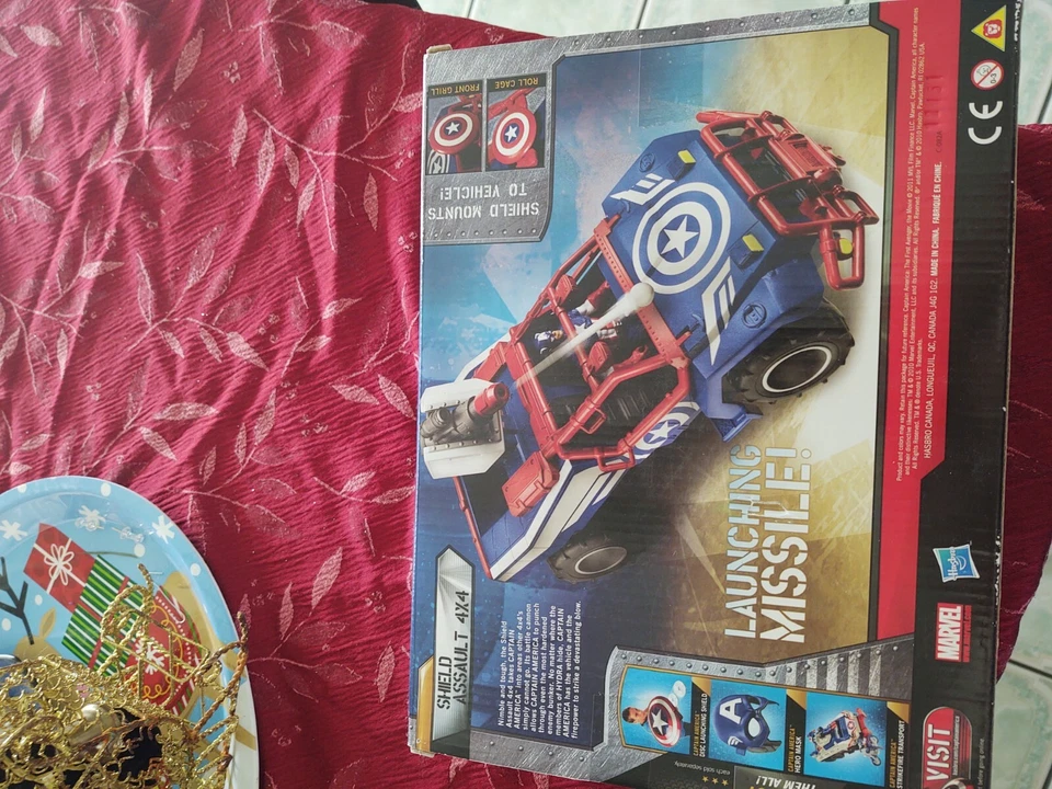 Figura de acción y vehículo Capitán América El Primer Vengador Escudo Asalto 4x4  Foto 3 de 3