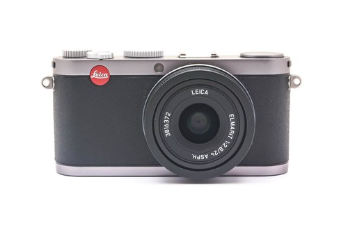 Leica X1 12.2MP Digital Camera Body in an Original Box - Picture 15 of 25